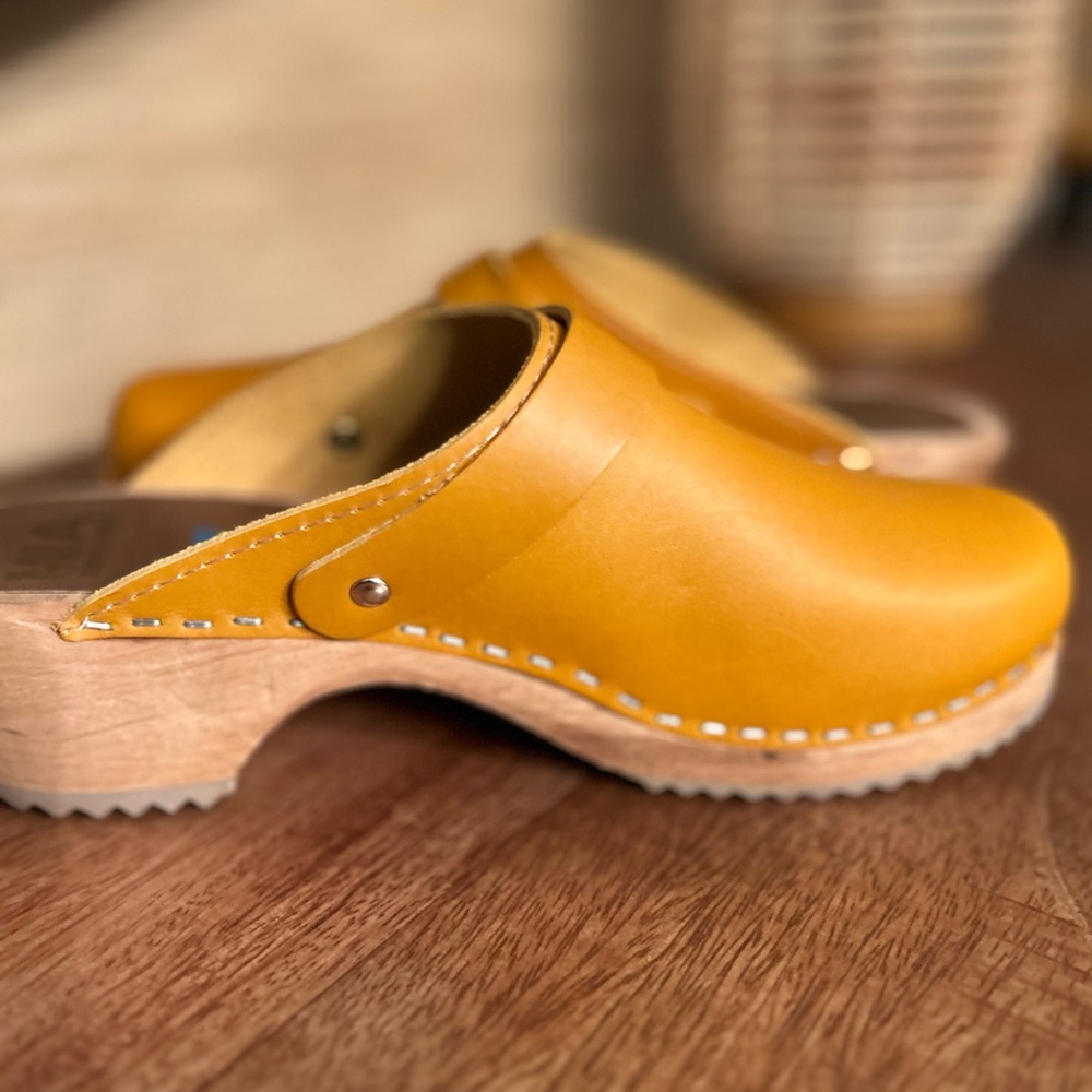 Mia Alma Clogs/ Free People - Picture 5 of 9